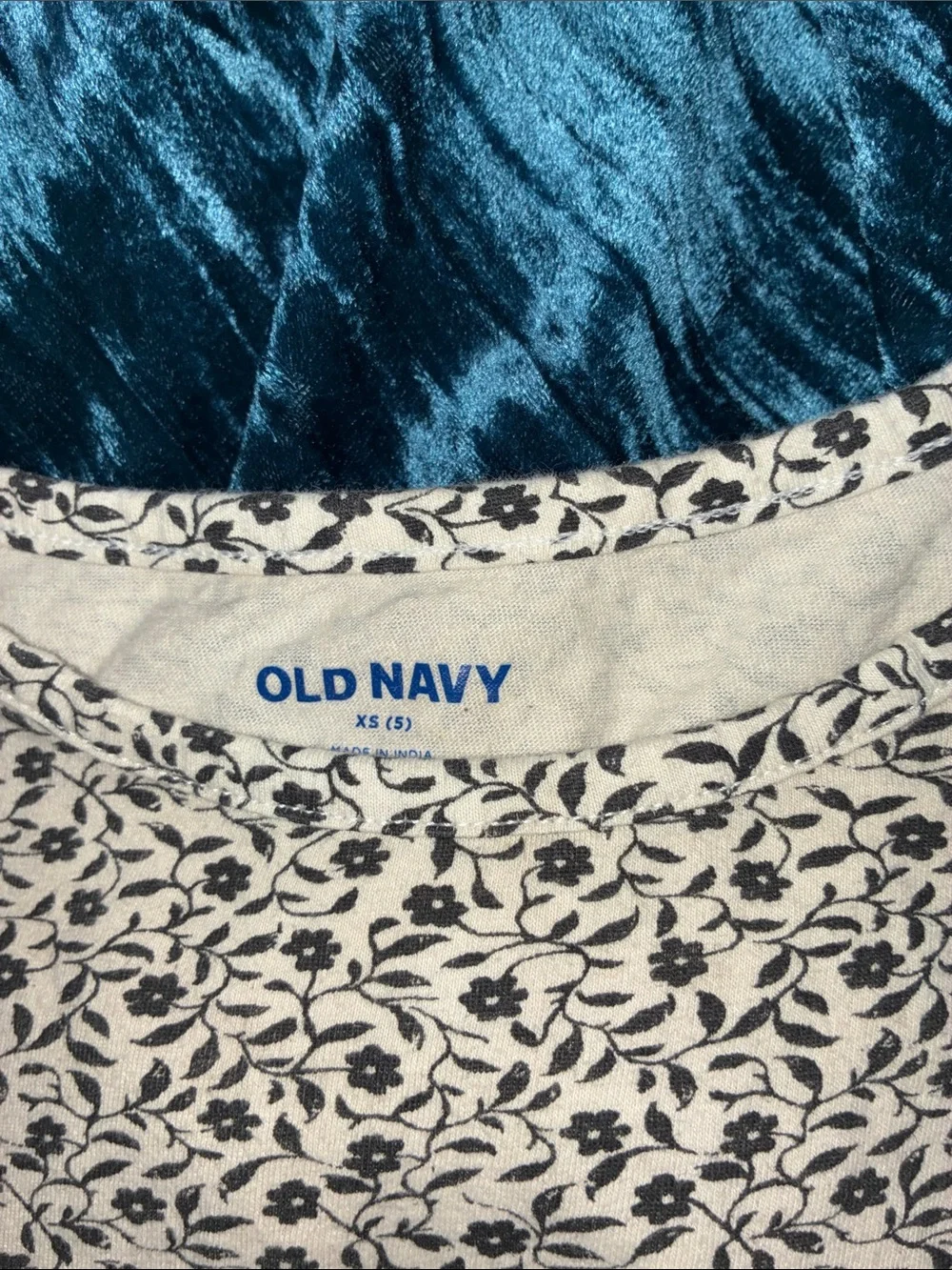 Old Navy White and Navy Floral Girls' Skort